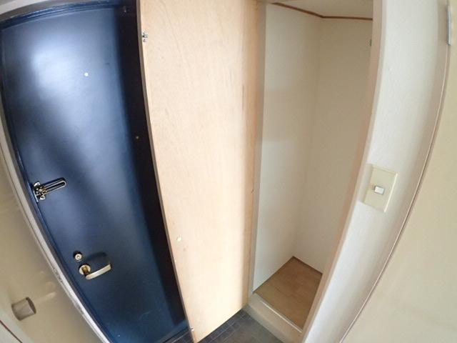 エクセレンス山中 玄関