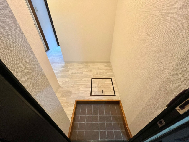 すみれビル 玄関
