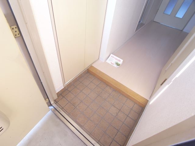 ラポール赤坂 玄関