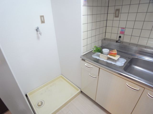 メゾンドール本山 駐車場
