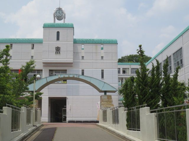 メゾンドール本山 中学校