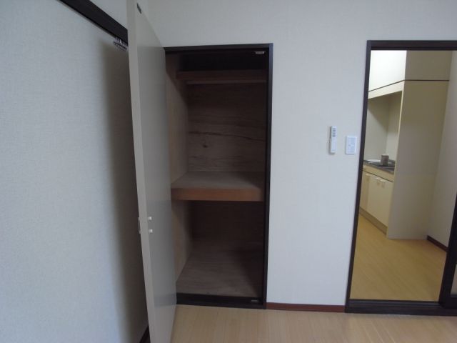 シャルム川原 収納