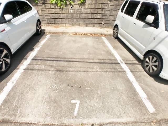 そふぃあ高峯 駐車場