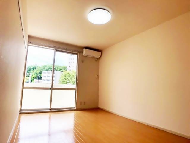 そふぃあ高峯 リビング