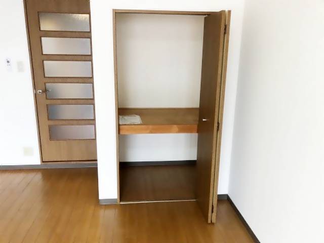 岡地レジデンス笹島 収納