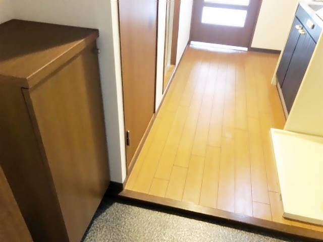 岡地レジデンス笹島 玄関