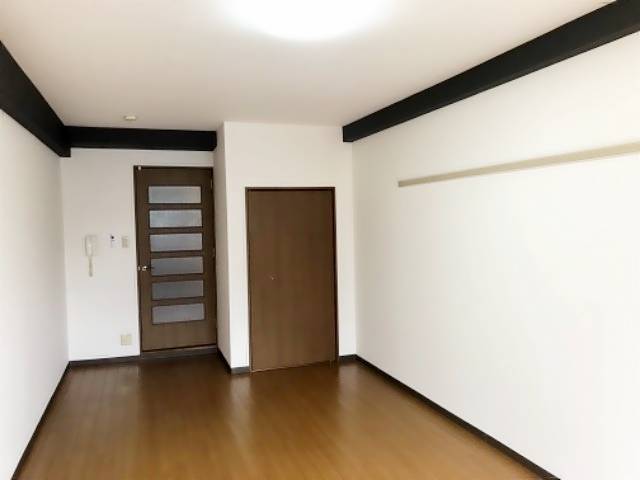 岡地レジデンス笹島 リビング