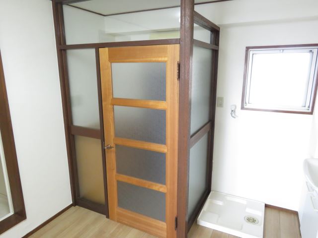 広洋ビル 玄関