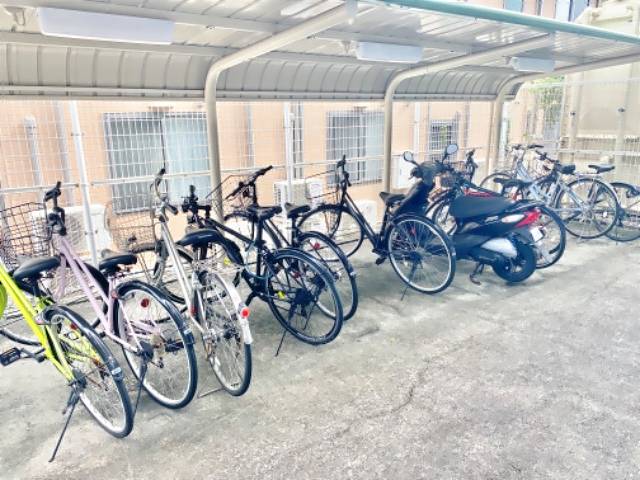 ジョイフル元八事 駐車場