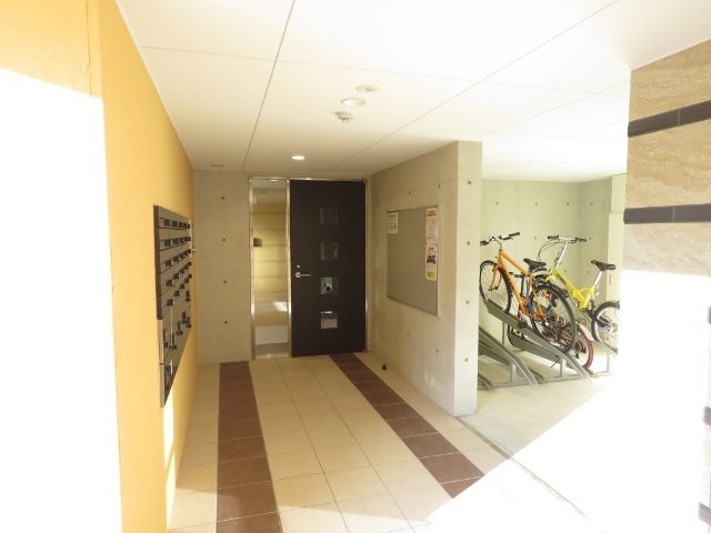 OIKOS東山 エントランス