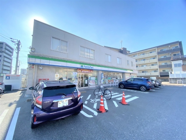 ジュネスⅢ コンビニ