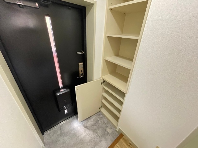 シャルム小島 玄関