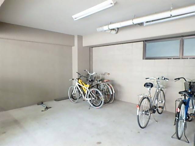 リーザ川名 駐車場