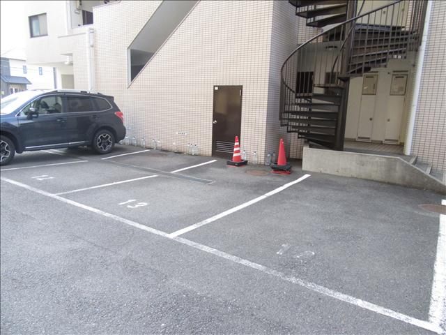 アーバンピア 駐車場