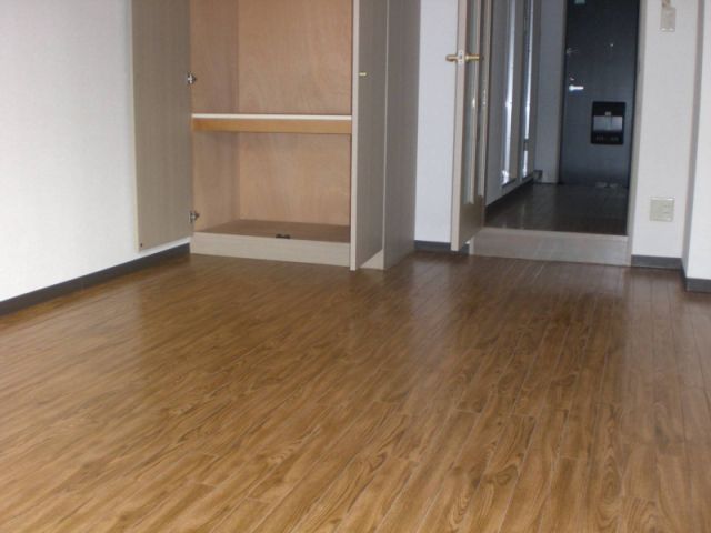 ヤマトマンション大須Ⅰ リビング