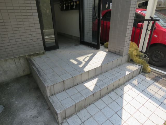 ＣＯＳＭＯＣＯＵＲＴ エントランス