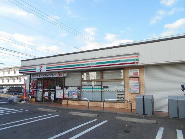 ユースハイム臼井 コンビニ