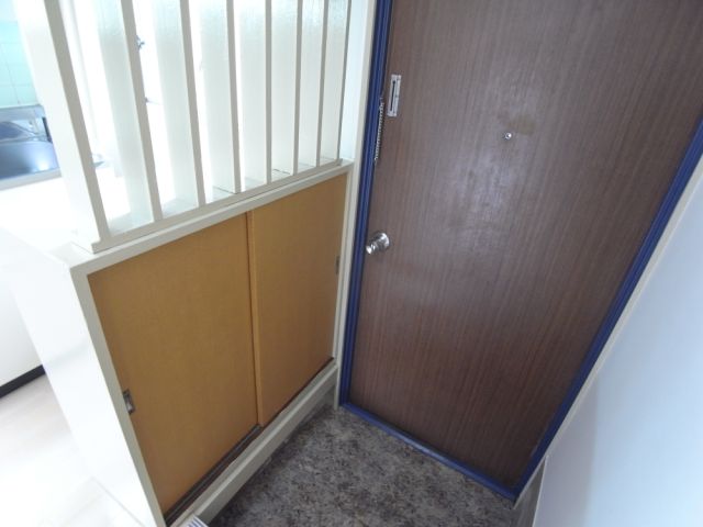 黒部ビル 玄関