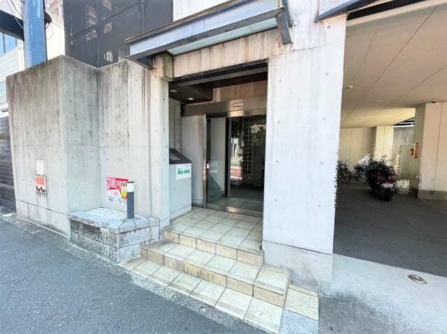 千早ベストビル エントランス