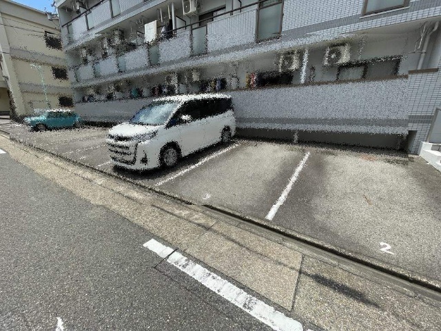 エンジェル御器所 駐車場