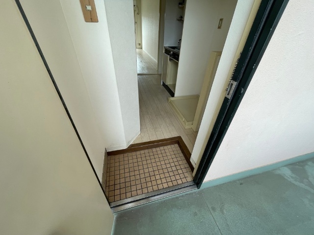 ワンライフ原 玄関