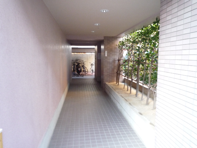 ロジュマン本山 エントランス