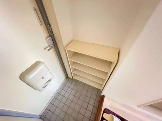 森ビル１ 玄関