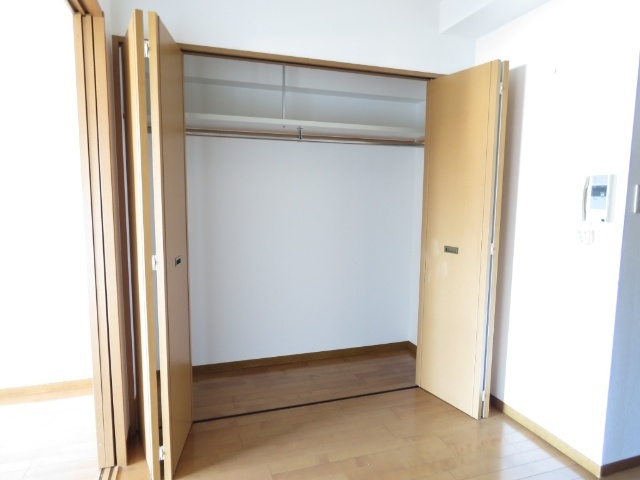 グラヴィティ本山 収納