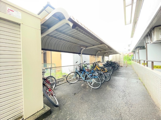 アールハイツ平針　 駐車場