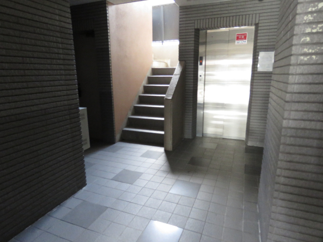 ホワイトヒルズ本山 ロビー