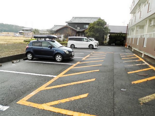 ＡＺＡＬＥＡ２号館 駐車場