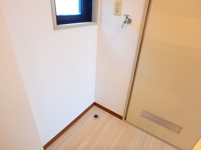 明和マンション エントランス