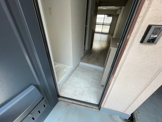 シーズンコート赤池 玄関