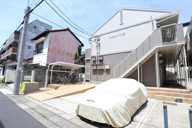 シオンハイツⅡ 駐車場