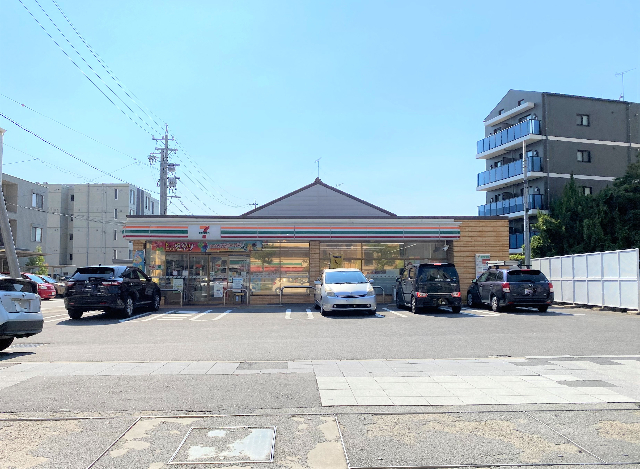 スカイコート阿由知通 コンビニ