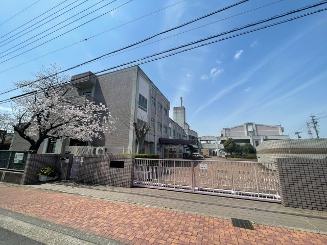 ウインズ原 小学校