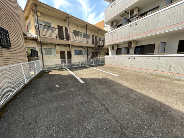 グレイス塩釜 駐車場