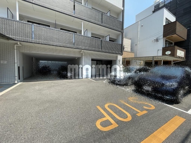マリオン千代田 駐車場
