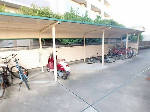 アド・イン 駐車場