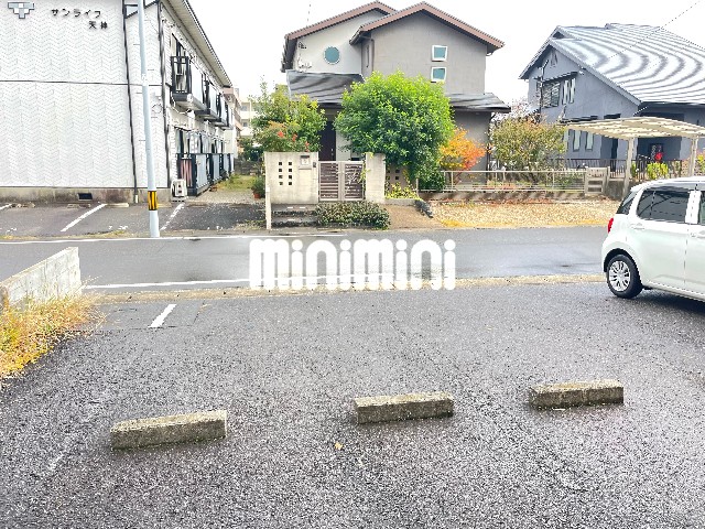 キャッスルハウス田園 駐車場
