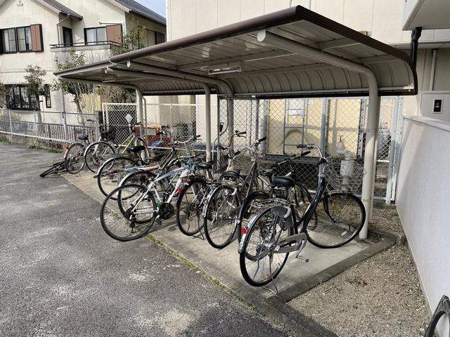 モレンド長久手 駐車場