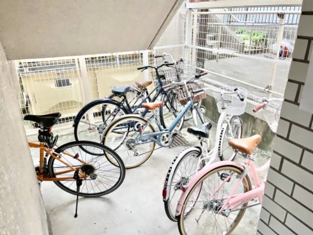 ロイヤル塩釜 駐車場
