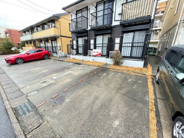 スターティング 駐車場