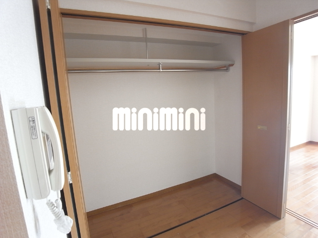 グラヴィティ本山 収納