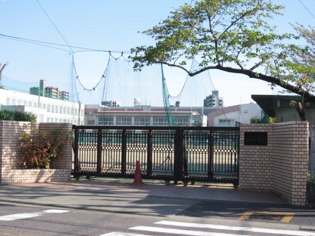 コンドミニアム御器所 中学校