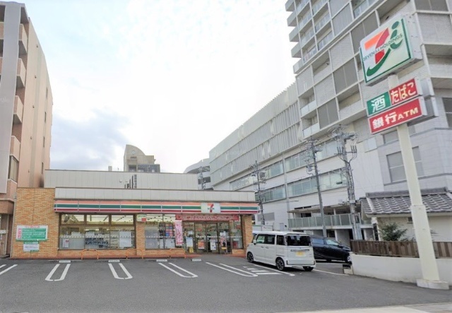 ファヴォール半田 コンビニ