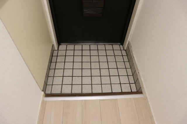 ＣＯＳＩビル 玄関