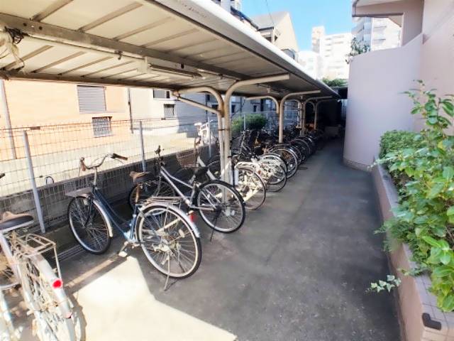 アルカディア谷口 駐車場
