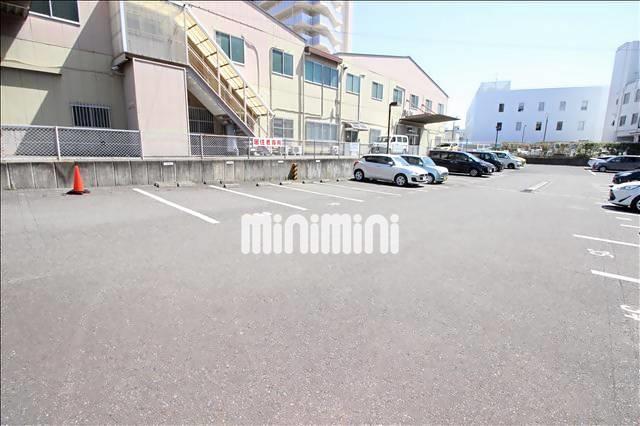 ストークハイツ 駐車場