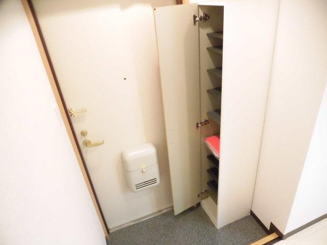 グレースハイツ新栄 玄関